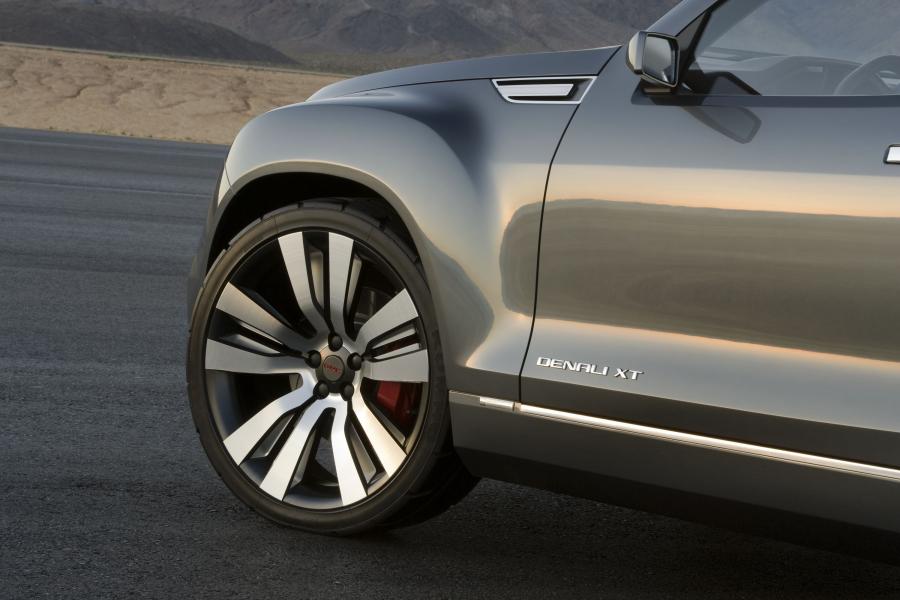  GMC Denali XT Hybrid Concept 2008 года  (фото 20 из 51)